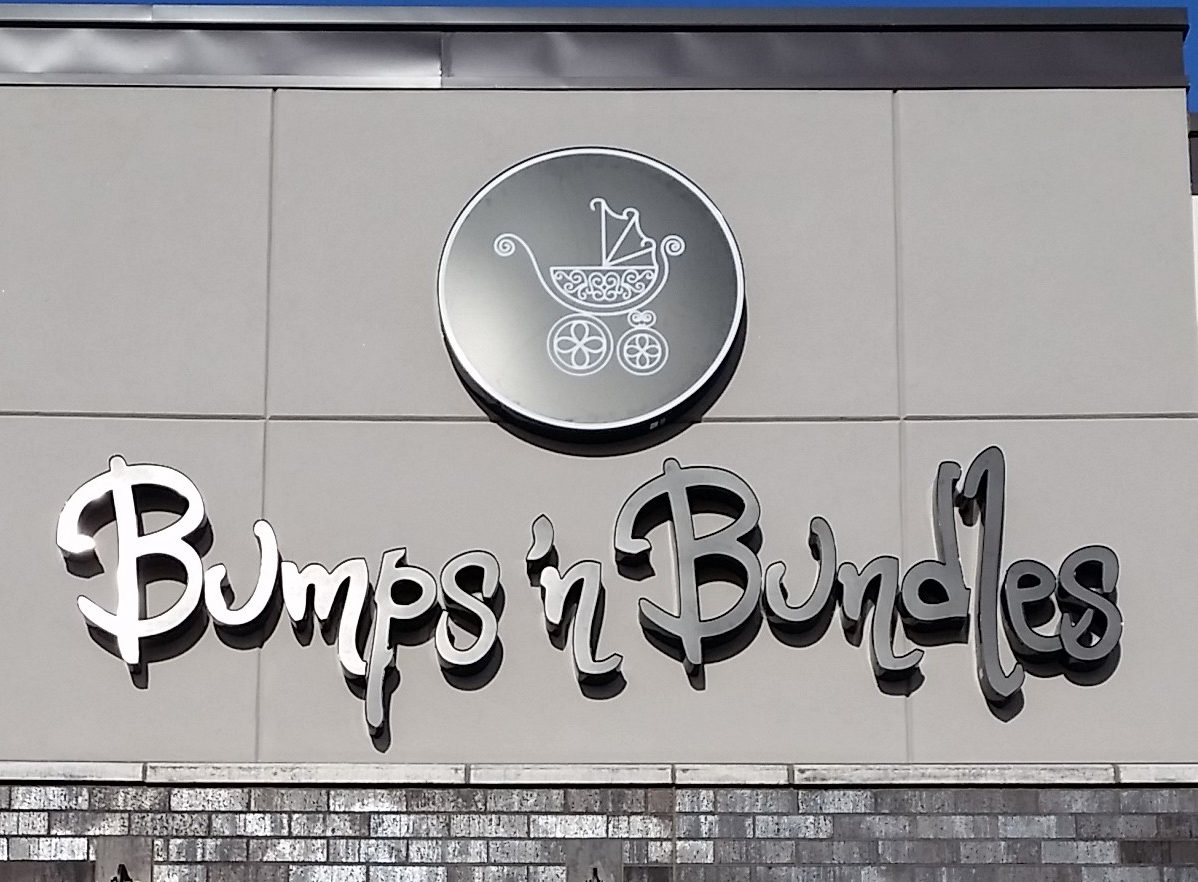 Bumps 'n Bundles - boutique sign
