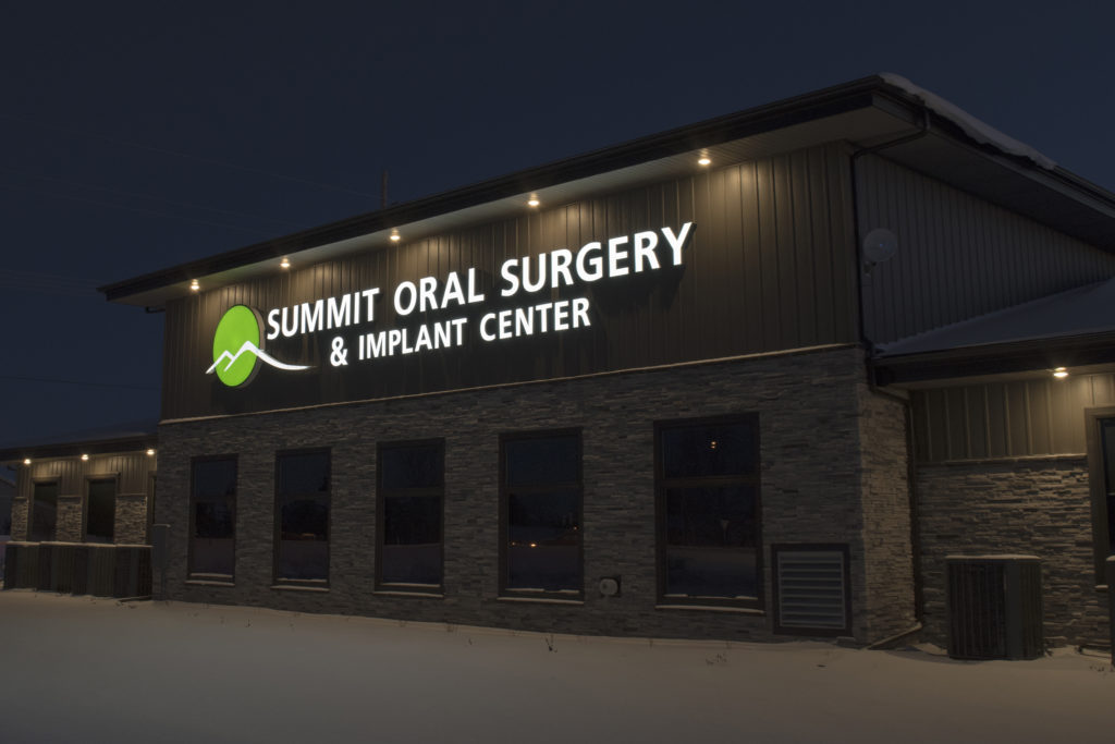 Summit Oral Surgery Illuminated Sign
